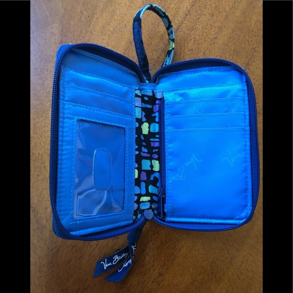 Vera Bradley blue wristlet - Picture 6 of 9